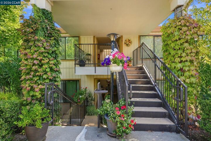 Property Photo:  1209 Running Springs 5  CA 94595 