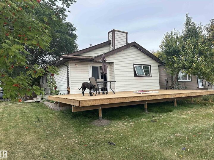 Property Photo:  2104 145 Avenue NW  AB T5Y 1T9 