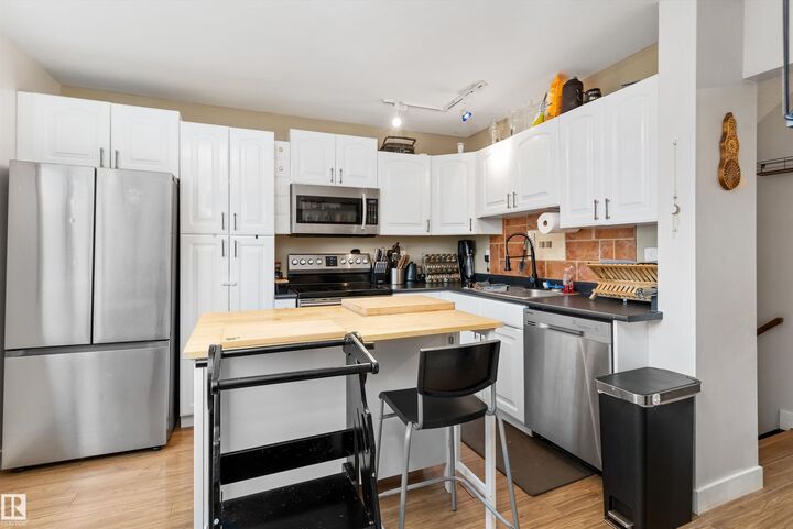 Property Photo:  18045 96 Avenue NW  AB T5T 2Z3 