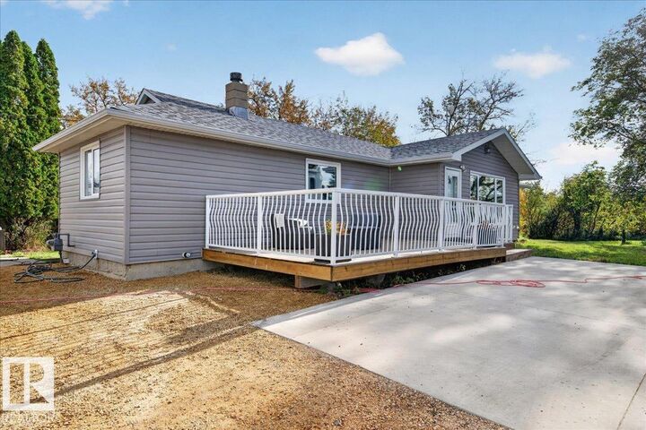 Property Photo:  53203 RR 220  AB T8E 2B5 