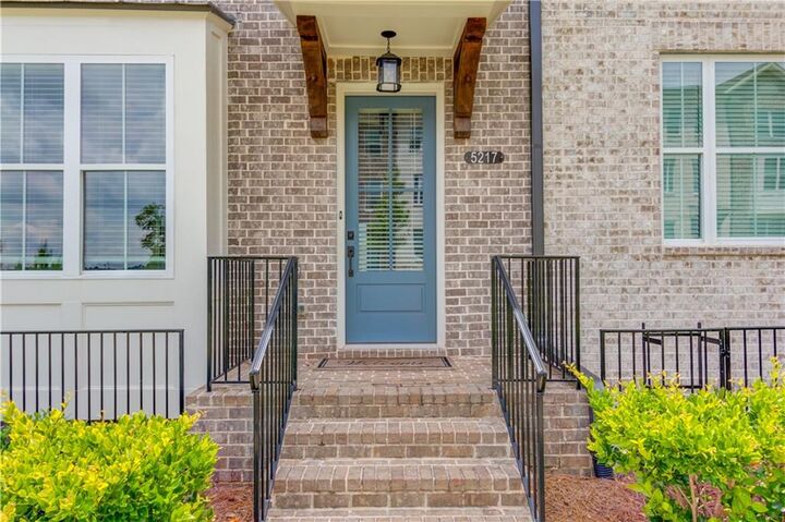 Property Photo: 5217 Riden Court GA 30518