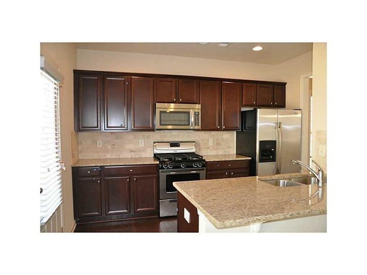 Property Photo:  2545 Thackery Court  GA 30041 