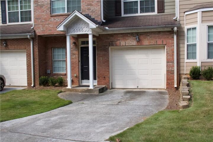 Property Photo:  2502 Laurel Circle NW  GA 30311 