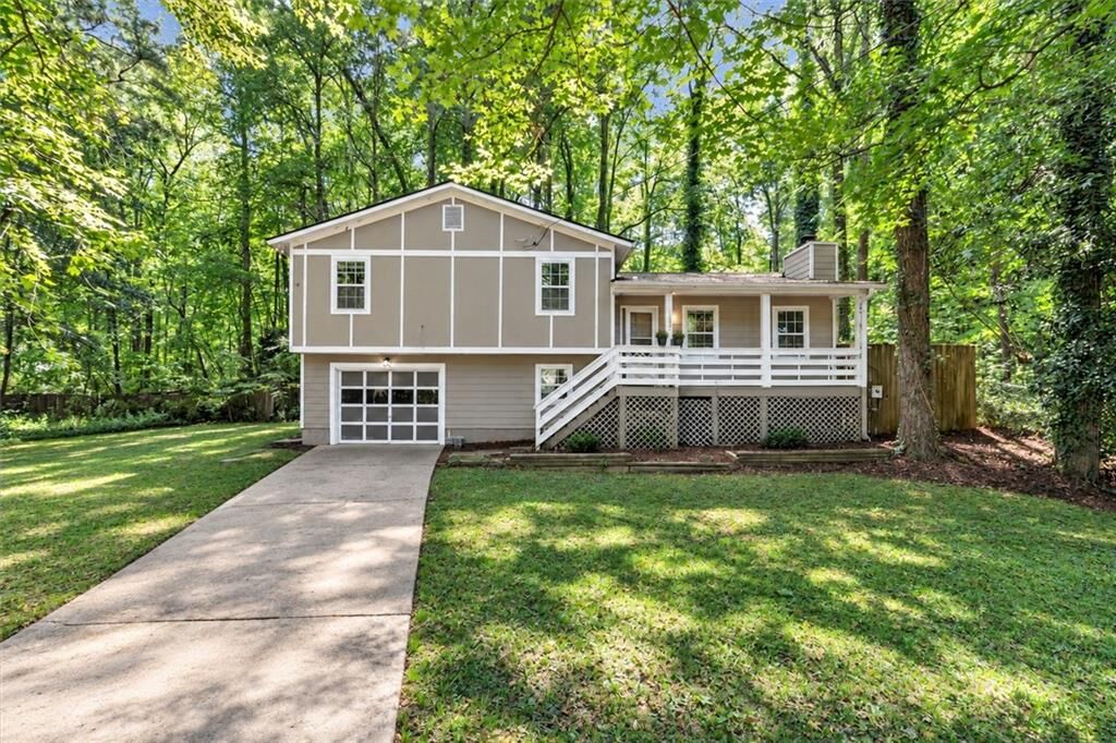 Property Photo:  1887 Merry Oak Court SW  GA 30008 