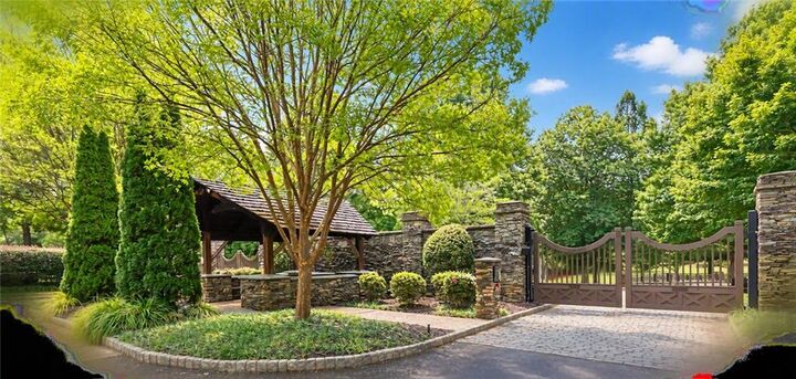 Property Photo: 421 River Bluff Lane GA 30107