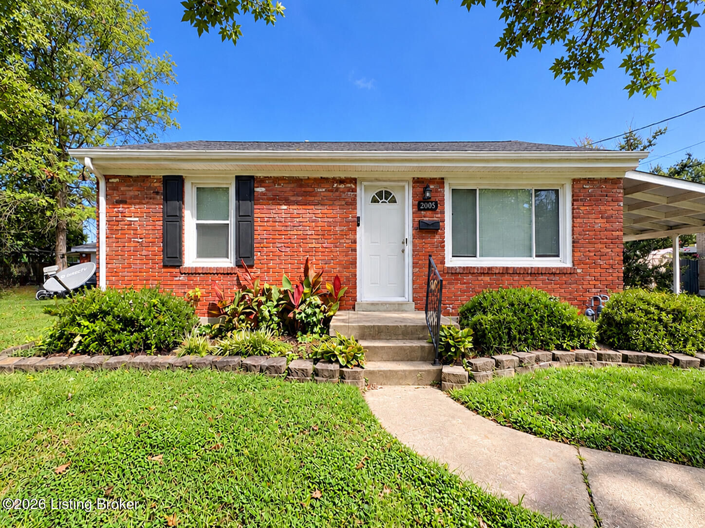 Property Photo: 2005 Dixie Garden Dr KY 40272