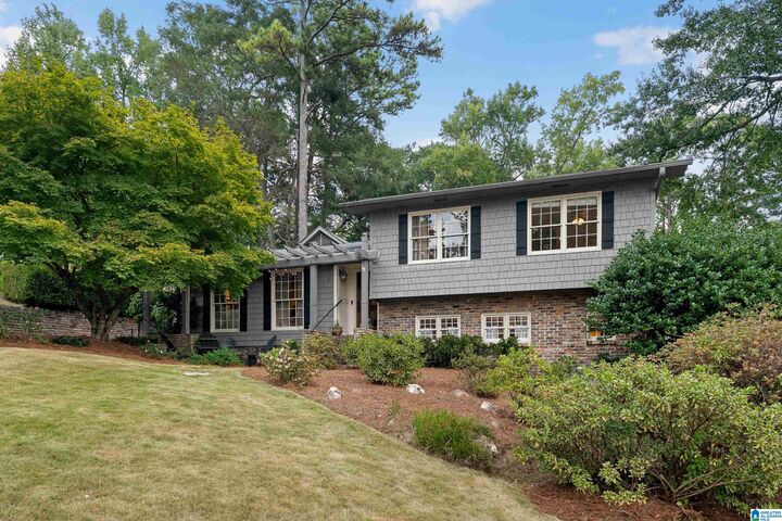 Property Photo: 121 Heritage Circle AL 35213