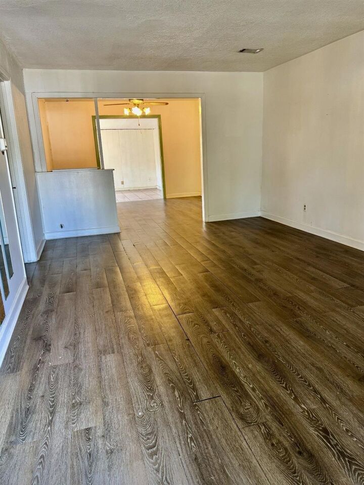 Property Photo: 4009 Ella Boulevard TX 77018