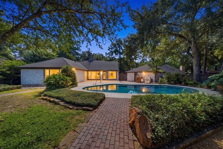 Property Photo:  190 Velvet Leaf Place  TX 77380 