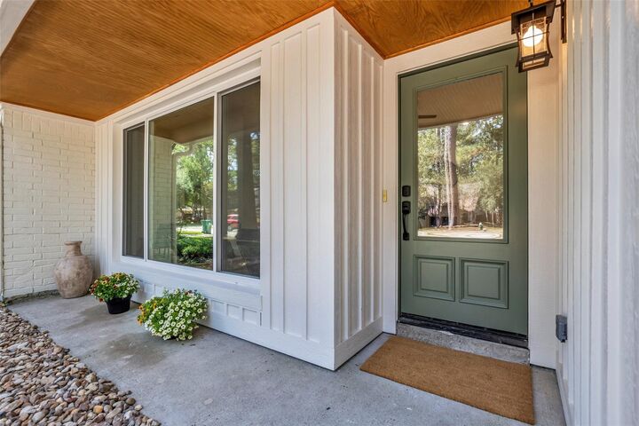 Property Photo:  235 S Pathfinders Circle  TX 77381 