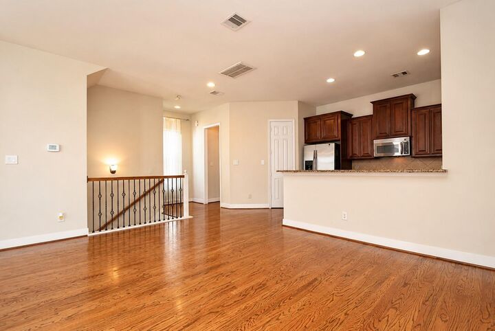 Property Photo: 5324 Nett Street C TX 77007