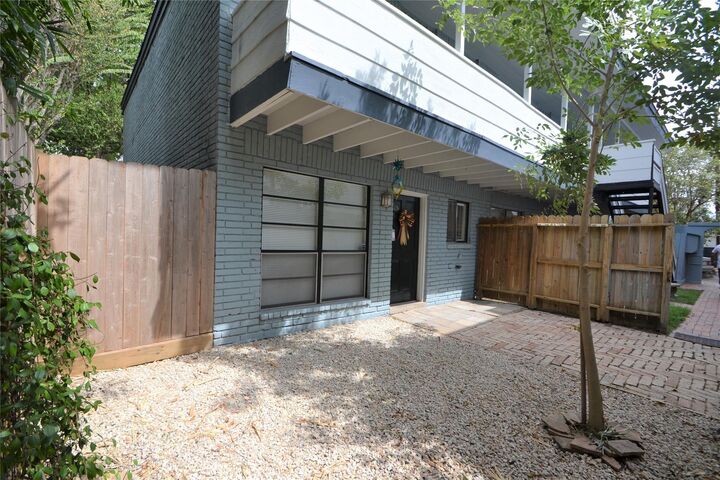 Property Photo:  2414 Morse Street 3  TX 77019 
