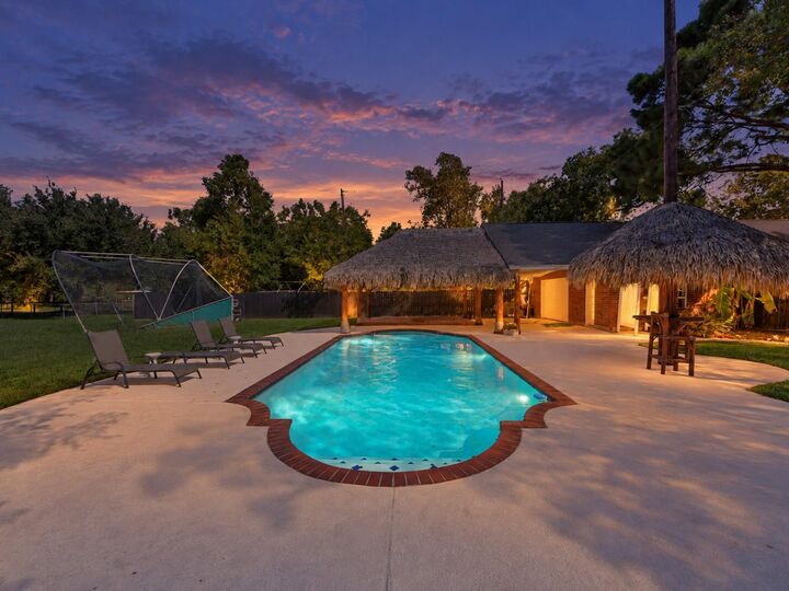 Property Photo: 1910 Avenue L TX 77510