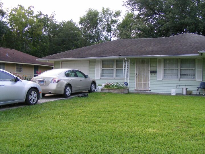 Property Photo: 5751 Bellfort Street TX 77033