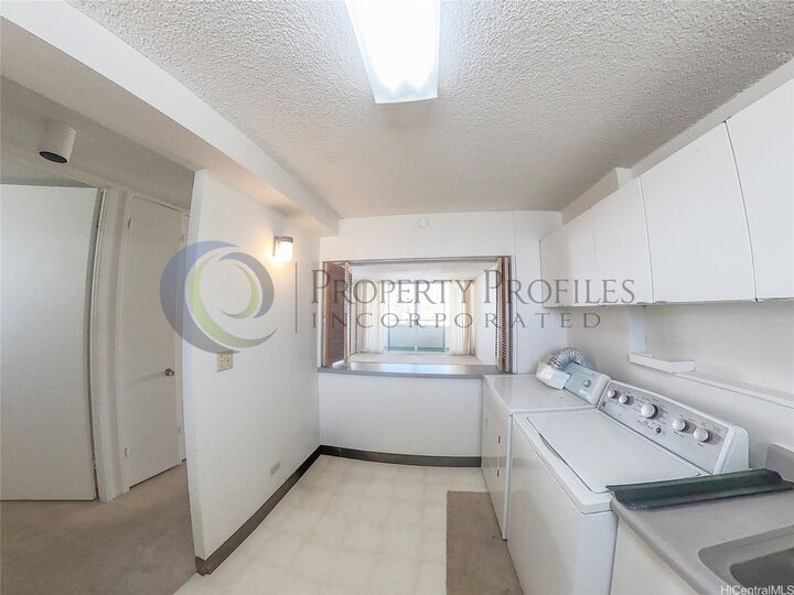 Property Photo: 780 Amana Street 1002 HI 96814
