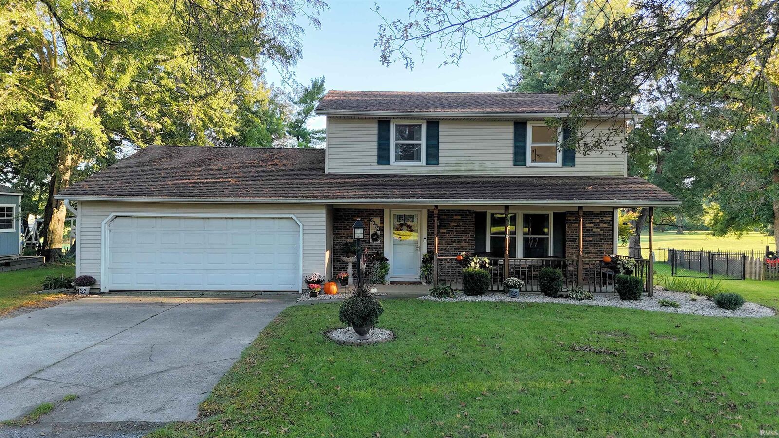 Property Photo: 6233 W Maple Grove Road IN 46750-8917