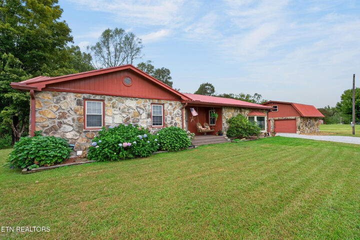 Property Photo: 1093 Pomona Rd TN 38571
