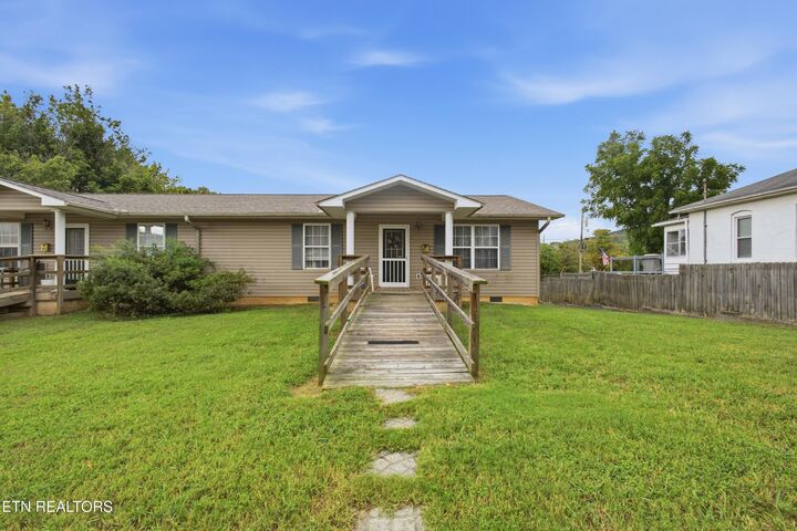 Property Photo: 309 Carter Ave TN 37748