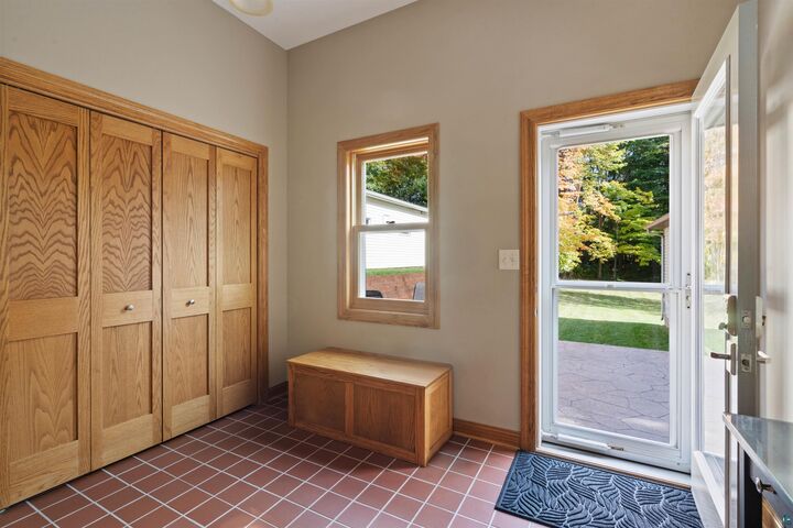 Property Photo:  1404 N Stanford Ave  MN 55811 