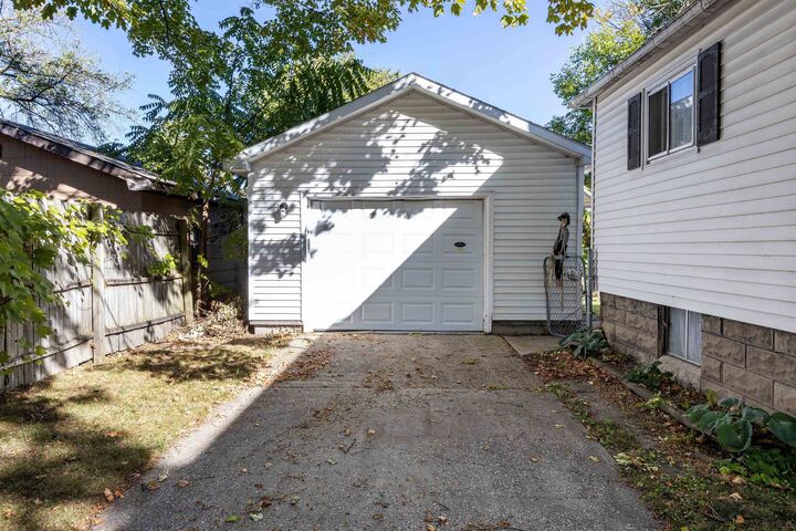 Property Photo: 411 S Jackson MI 48708