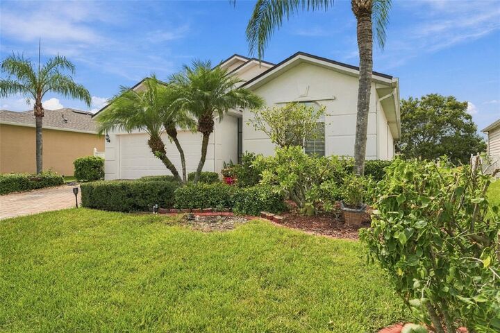 Property Photo:  8624 Lake Front Court  FL 33950 