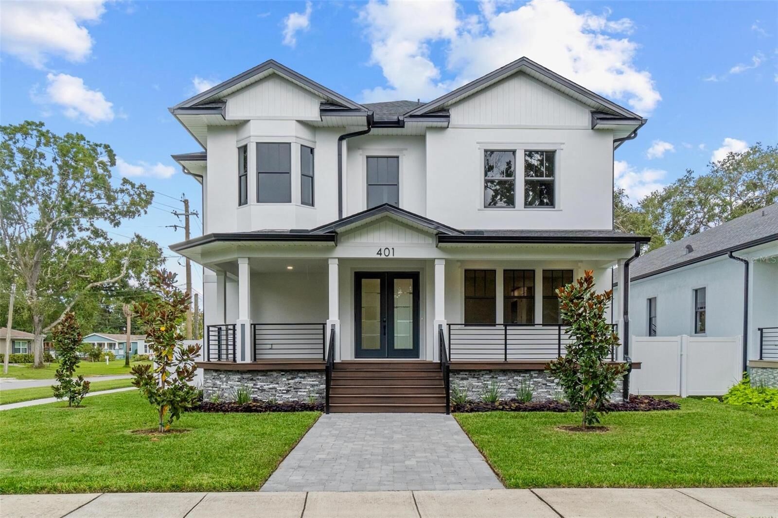 Property Photo:  401 Park Boulevard  FL 34677 