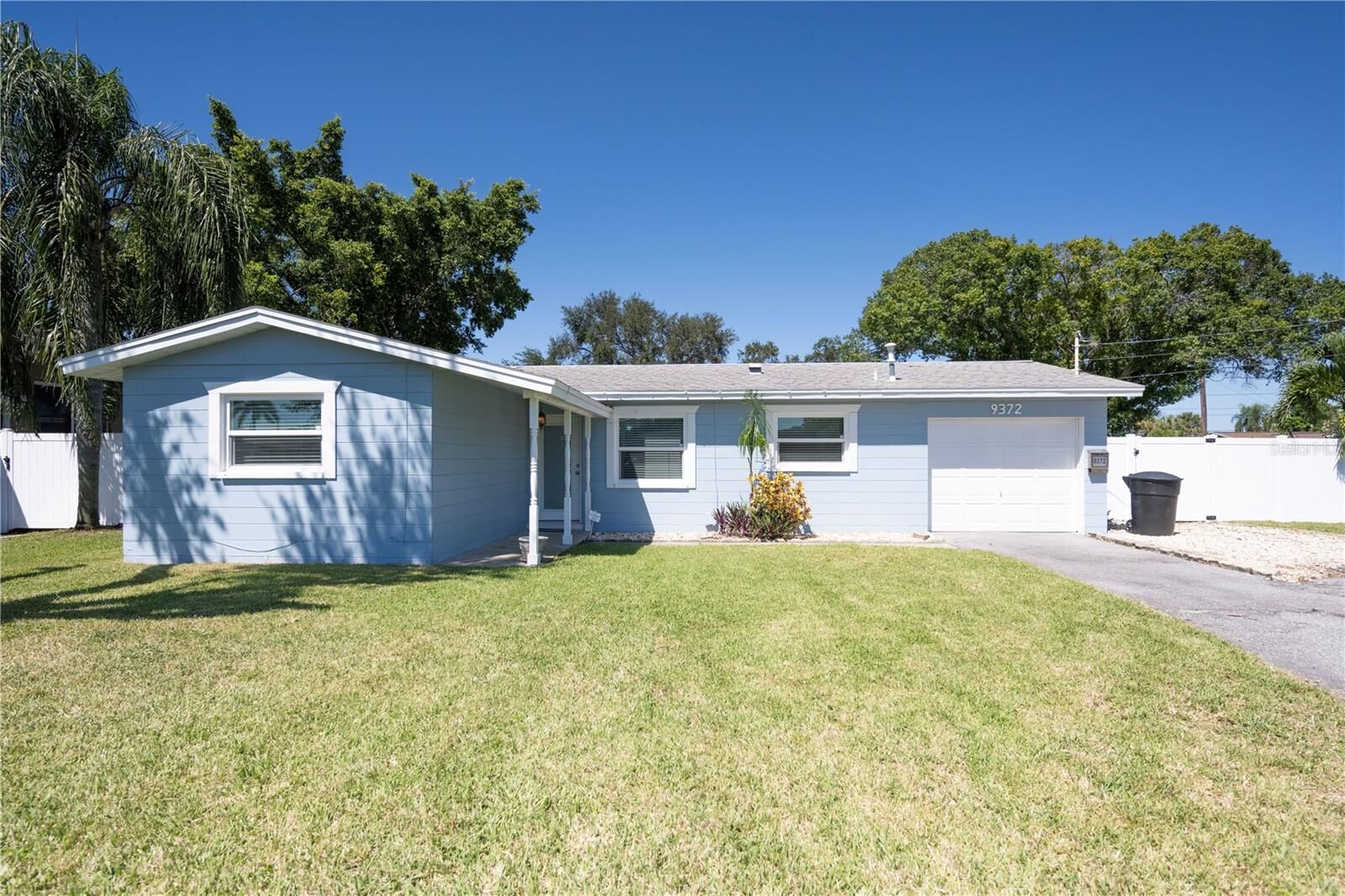 Property Photo:  9372 1st Street N  FL 33702 