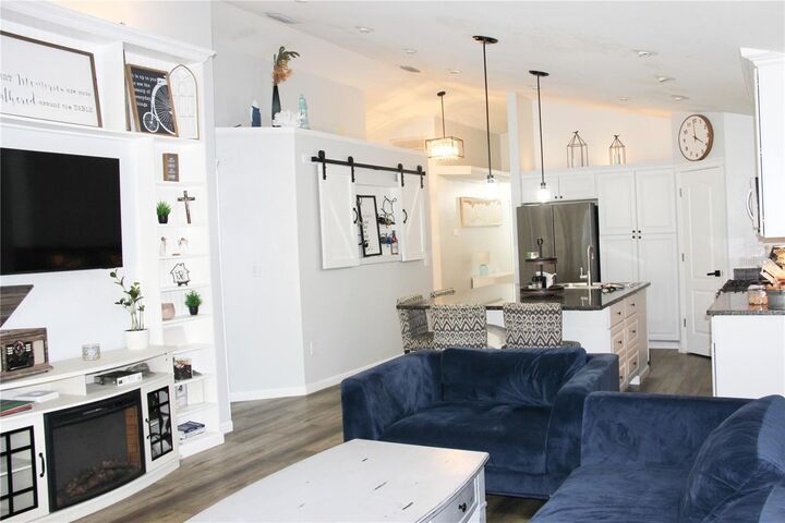 Property Photo:  5825 Meadowpark Place  FL 33547 