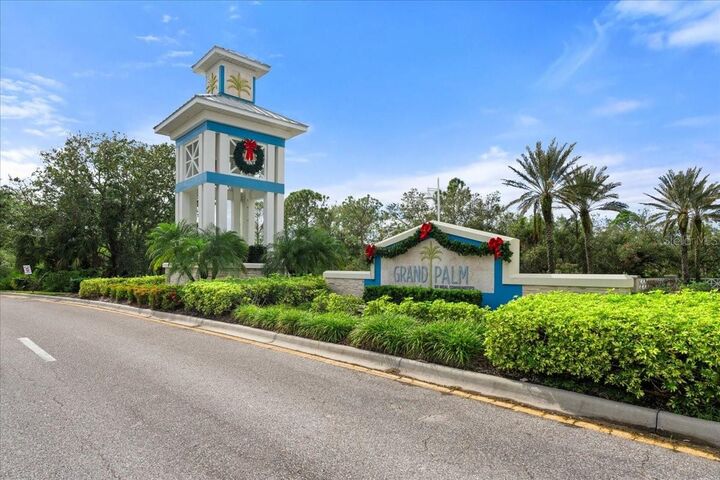 Property Photo: 11699 Okaloosa Drive FL 34293