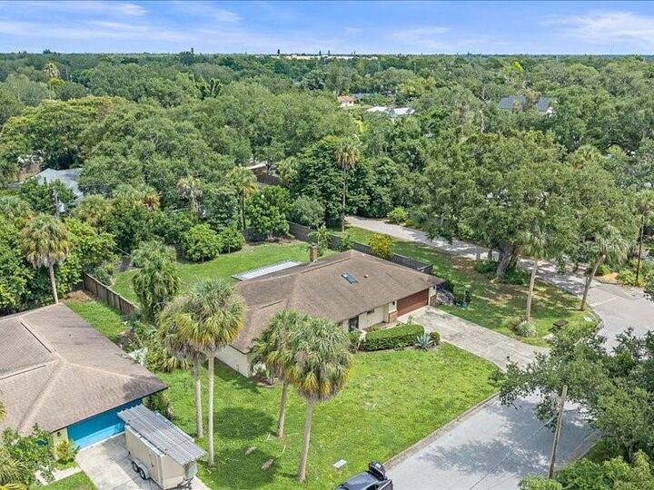 Property Photo:  2499 Hillview Street  FL 34239 