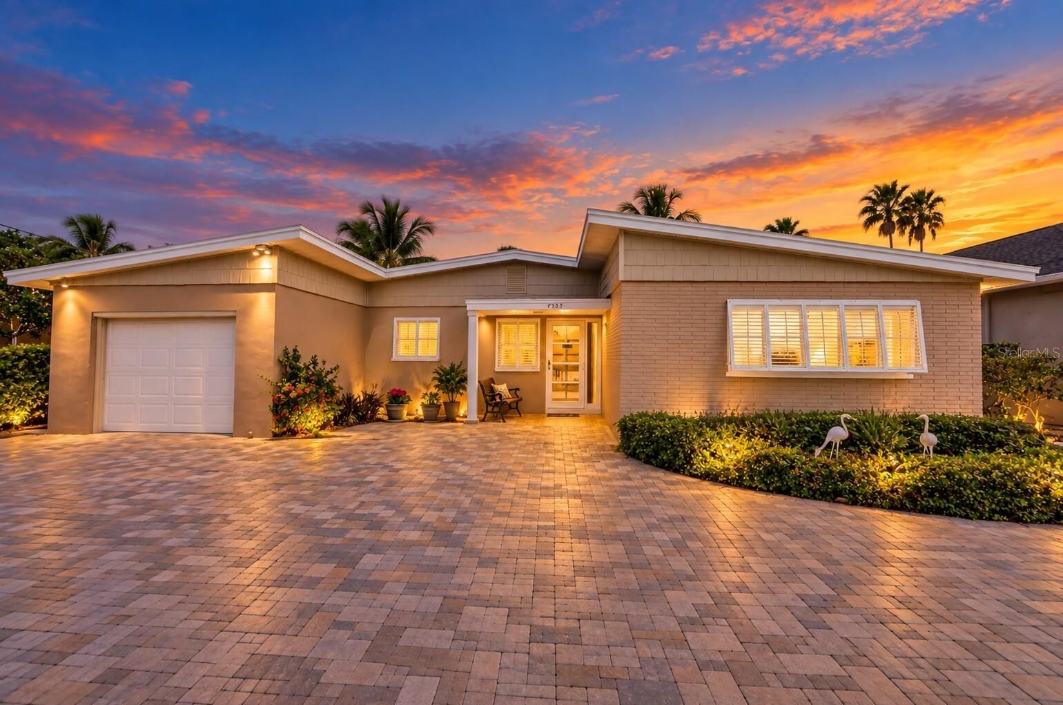Property Photo:  1983 W Vina Del Mar Boulevard  FL 33706 