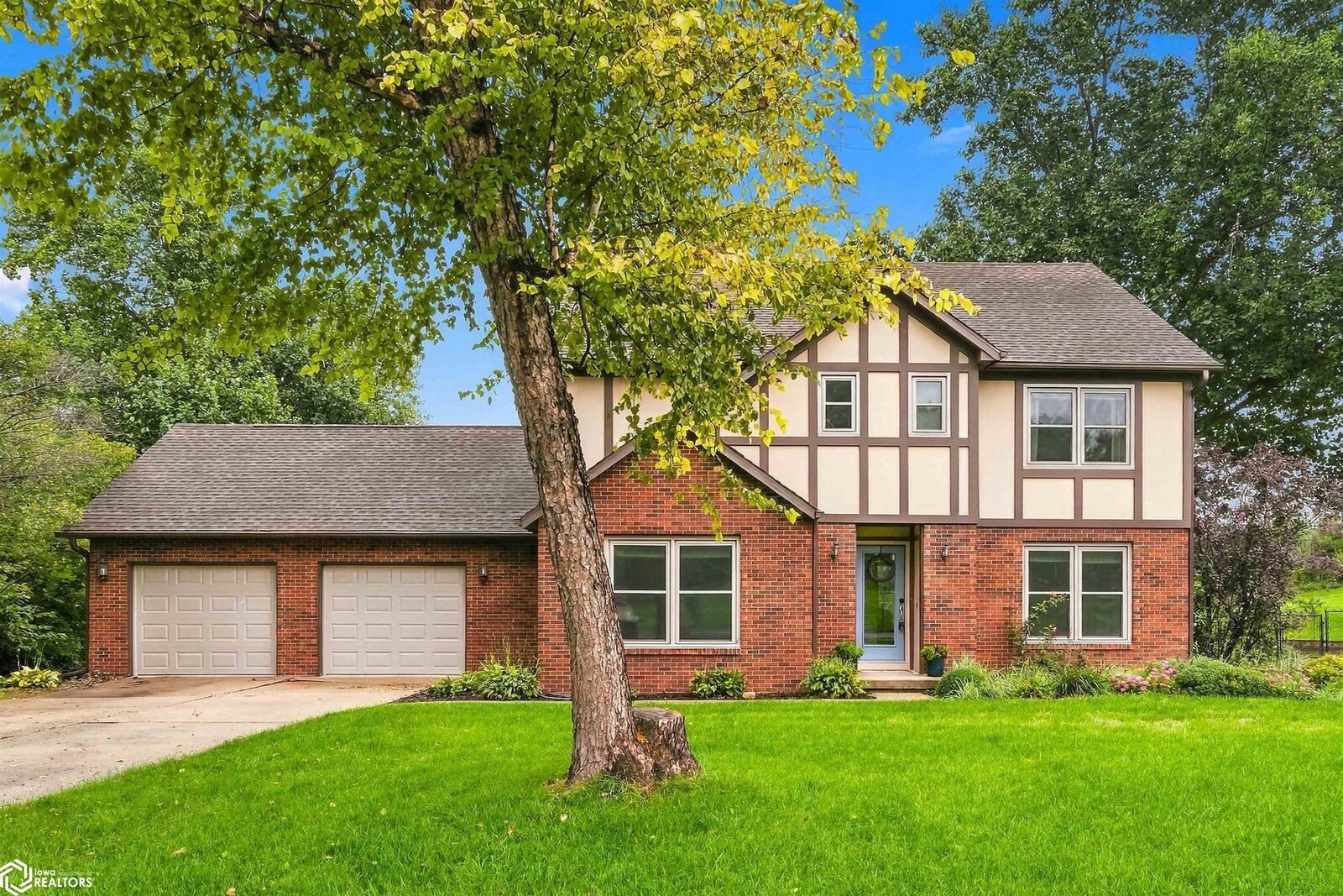 Property Photo:  2407 New Salem Road  IA 50158 