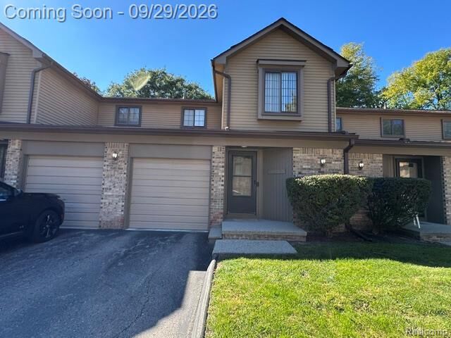 Property Photo: 18688 W 13 Mile Road 5 MI 48025 5271