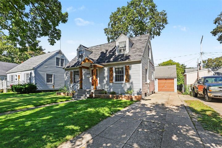 Property Photo: 1472 Montague Avenue MI 49441-3129