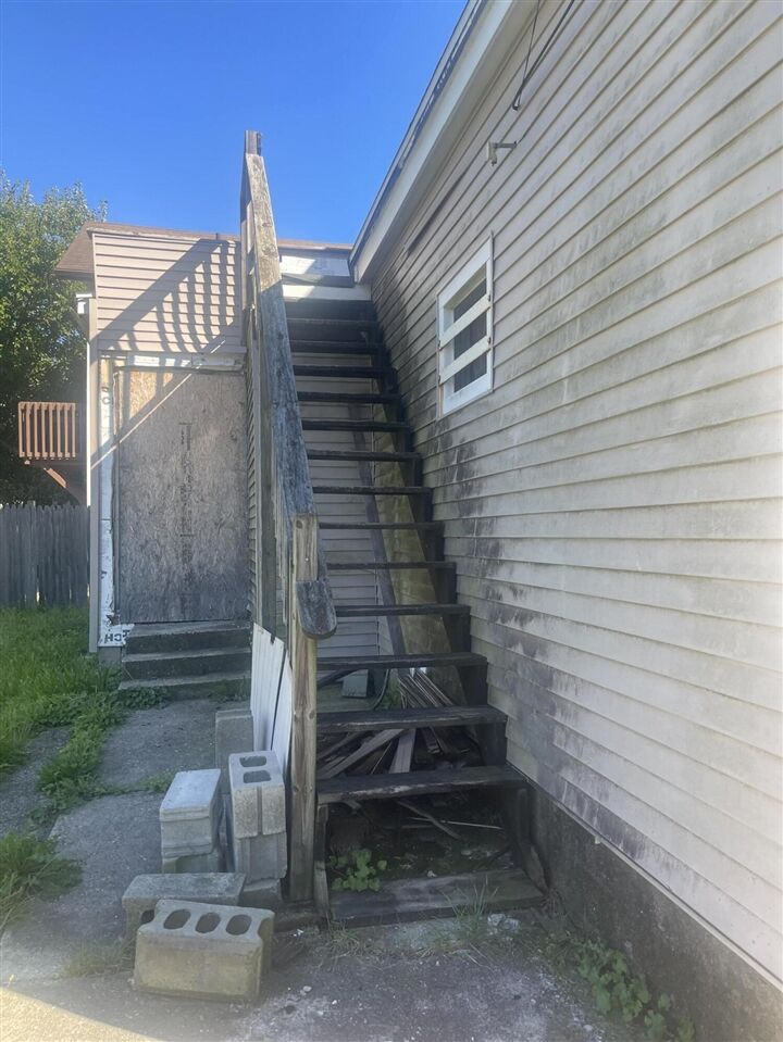 Property Photo:  701 Knapp Street  MI 49505-4274 