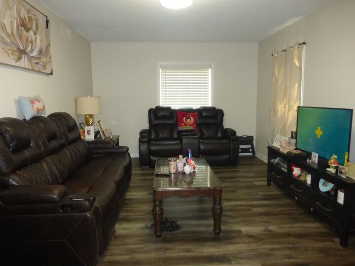 Property Photo:  1207 Chamberlain Dr 102  TN 38119 