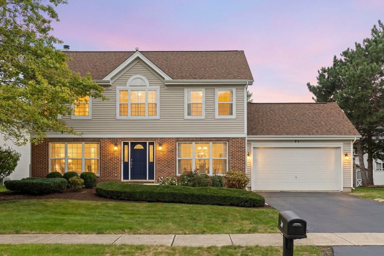 Property Photo:  71 Cold Spring Court  IL 60506 