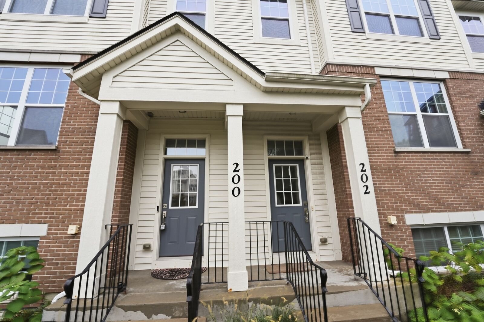 Property Photo:  400 Concord Court 0  IL 60053 