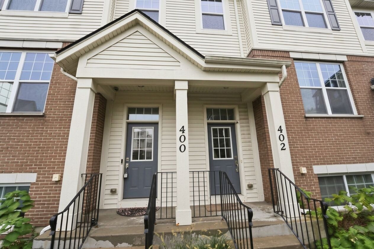Property Photo:  400 Concord Court 0  IL 60053 
