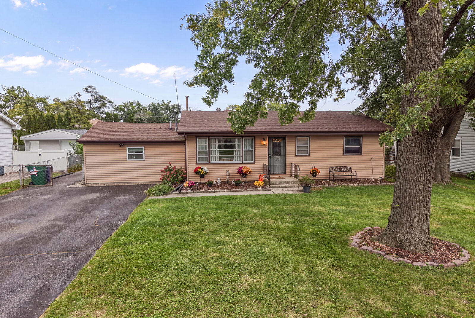 Property Photo:  8611 Leclaire Avenue  IL 60459 