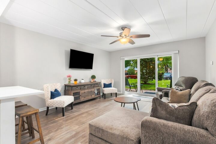 Property Photo: 5300 Walnut Avenue 17A IL 60515