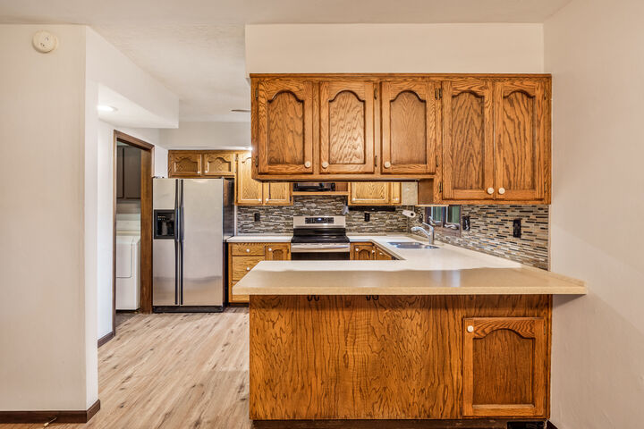 Property Photo:  
