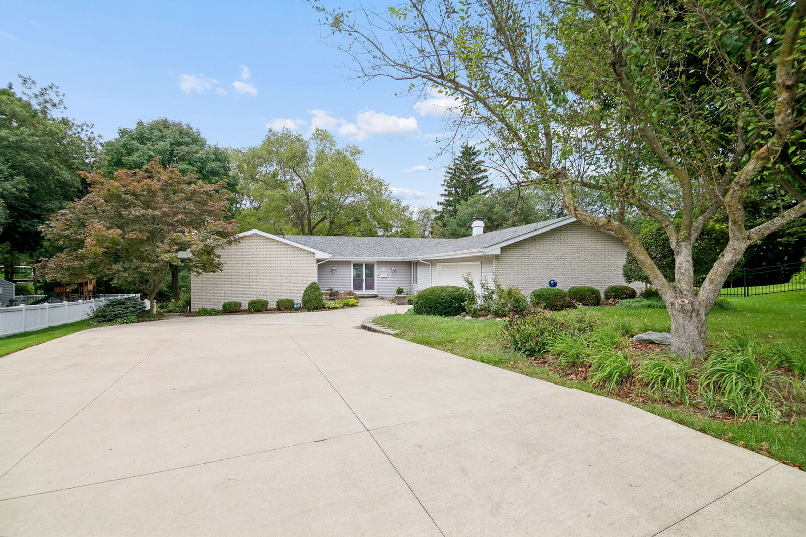 Property Photo:  17 Oxford Place  IL 60914 