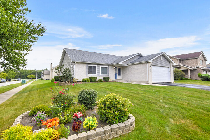 Property Photo: 22703 Lawndale Avenue IL 60471
