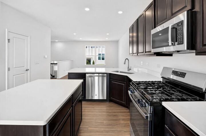 Property Photo: 402 Cold Spring Street IL 60102