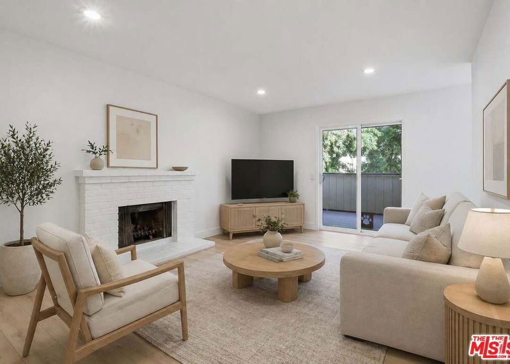 Property Photo:  2511 Easton Place 48  CA 95133 