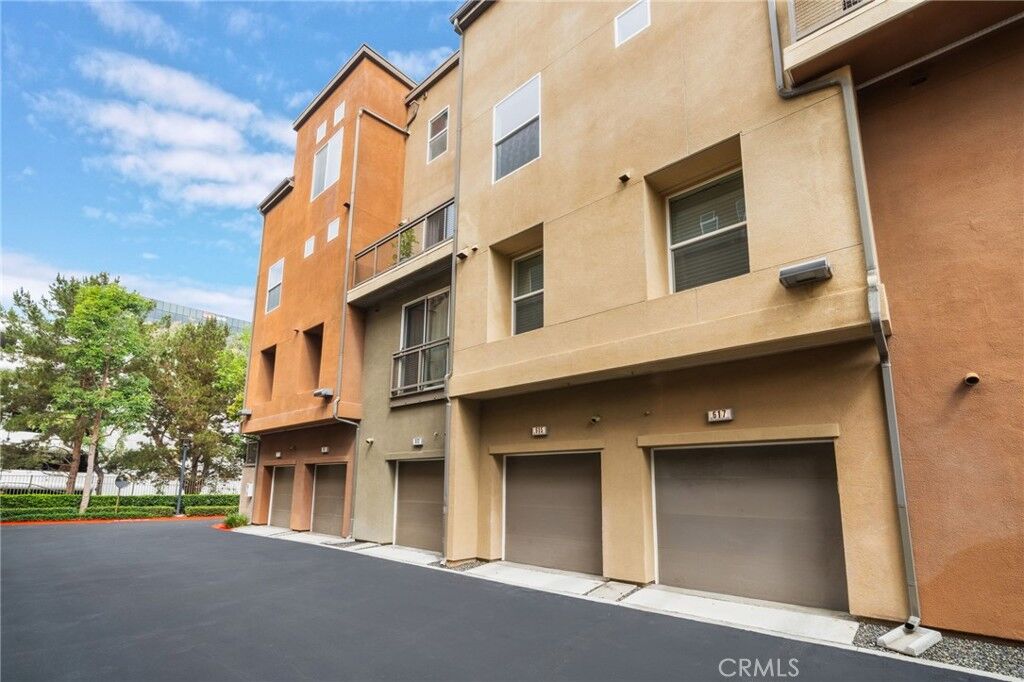 Property Photo:  615 Rockefeller  CA 92612 