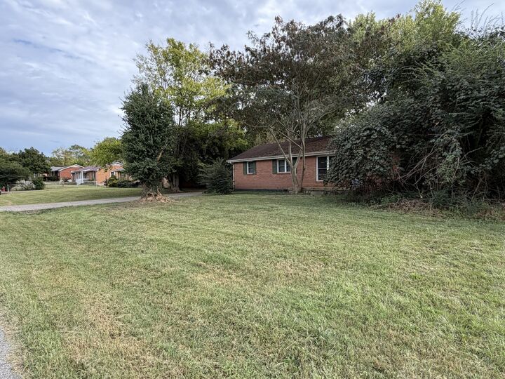 Property Photo: 24 Virginia Ter TN 37042