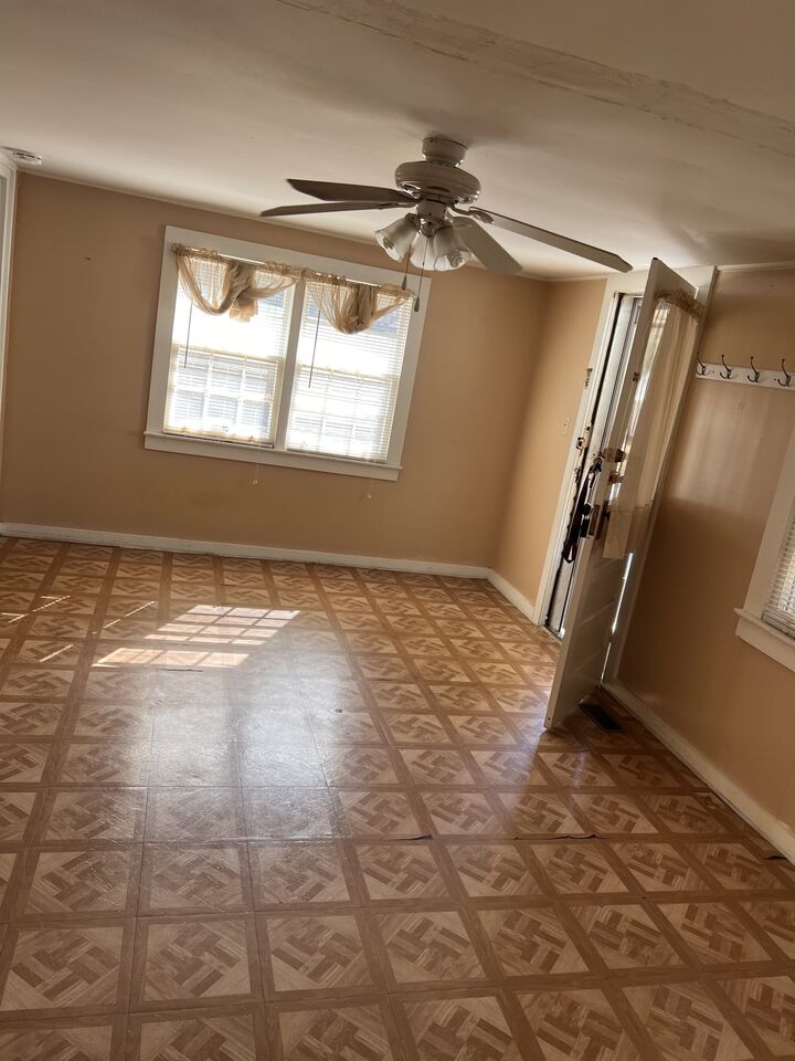 Property Photo: 102 Murfreesboro St TN 37127