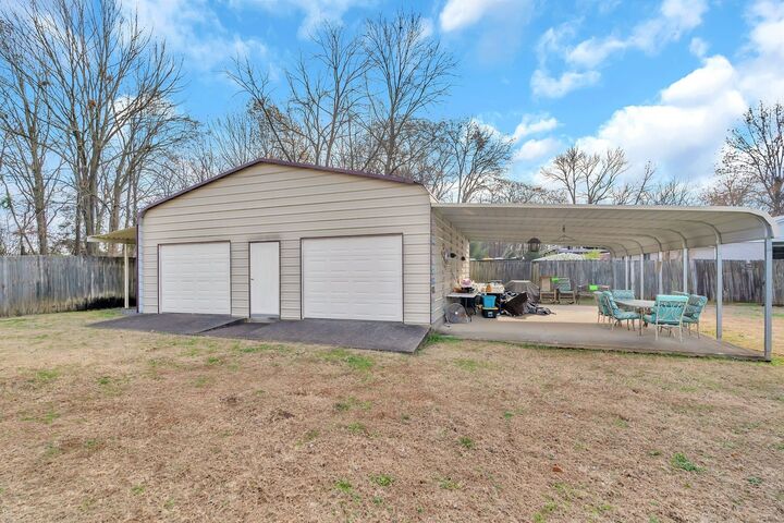Property Photo: 6810 Longview Dr TN 37129